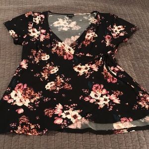NWOT Torrid Floral Wrap Top sz 2